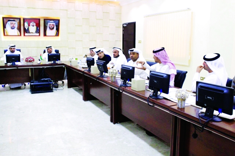 " من اجتماع مجلس الشارقة الرياضي مع اللجنة | البيان"