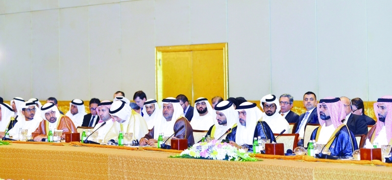 "عمار النعيمي وحامد بن زايد وممثل الأعمال بالدولة خلال لقاء الوفد الكازاخستاني أمس في أبوظبي البيان"