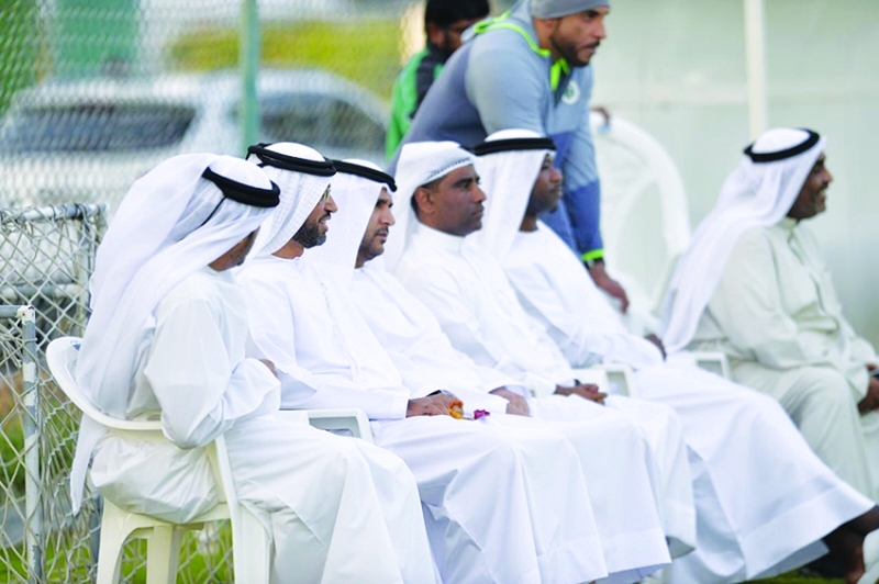 "■ رئيس وأعضاء اللجنة يتابعون تدريبات الجوارح"