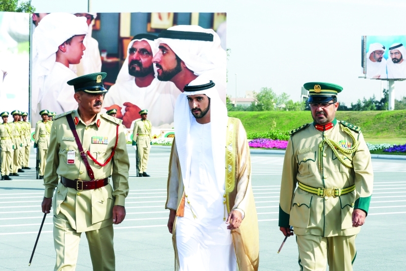 "ولي عهد دبي خلال الحفل بحضور محمد بن فهد وغيث السويدي"