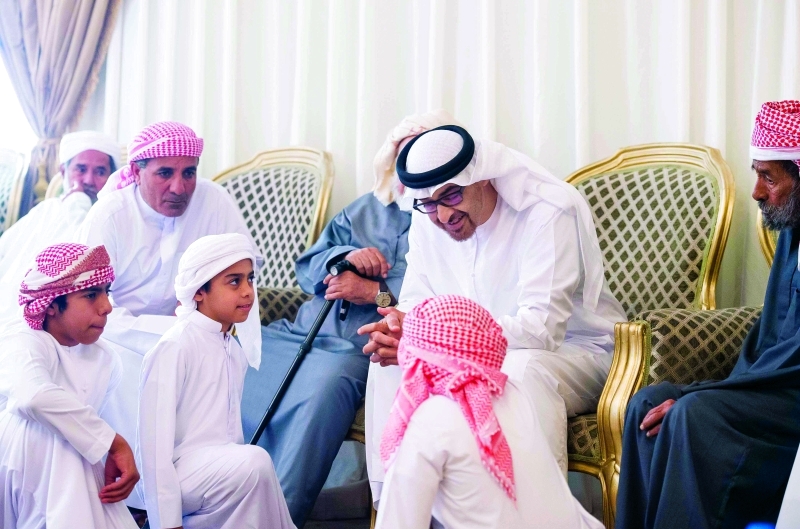 "محمد بن زايد متحدثاً إلى أسرة الشهيد أحمد المزروعي"