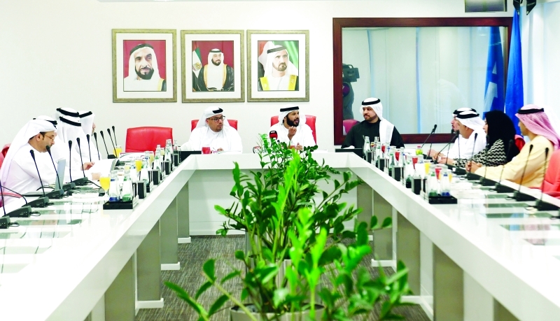 "■ مروان بن غليطة خلال ترؤسه اجتماع مجلس الإدارة | البيان"