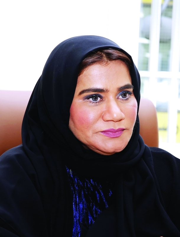"أمينة النيادي"