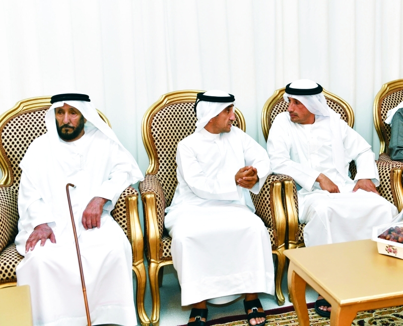 "سعيد بن مكتوم خلال العزاء"