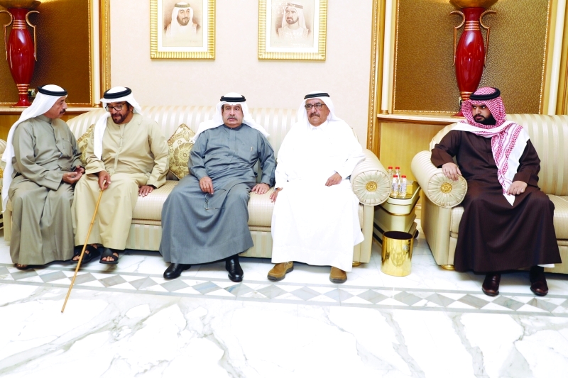 "حمدان بن راشد وسيف بن محمد وحشر بن مكتوم"