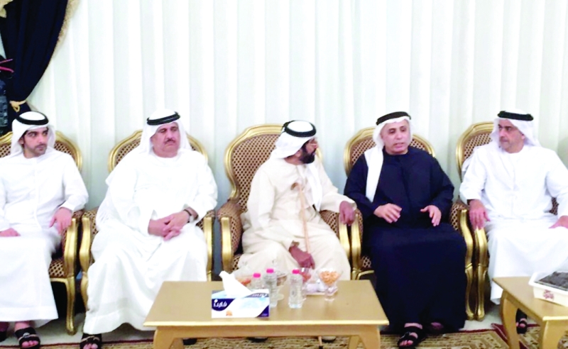 "■ طحنون بن محمد وسيف بن زايد لدى تقديمهما واجب العزاء إلى مطر الطاير | وام"