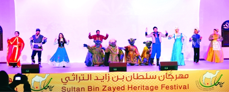 "■ جانب من العرض المسرحي | وام"