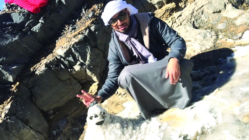 «غشمرة» الثلوج تلطّف أجواء التواصل الاجتماعي