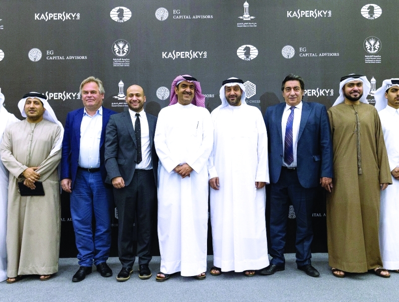 "■ صقر القاسمي وسعود بن عبدالعزيز المعلا ووماكروبولس وسلطان الطاهر عقب المؤتمر الصحفي | تصوير - يونس يونس"