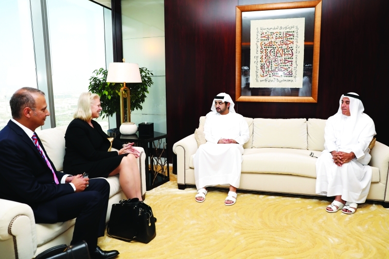 مكتوم بن محمد يستعرض مستجدات التقنيات الرقمية مع رئيس «آي بي إم» العالمية