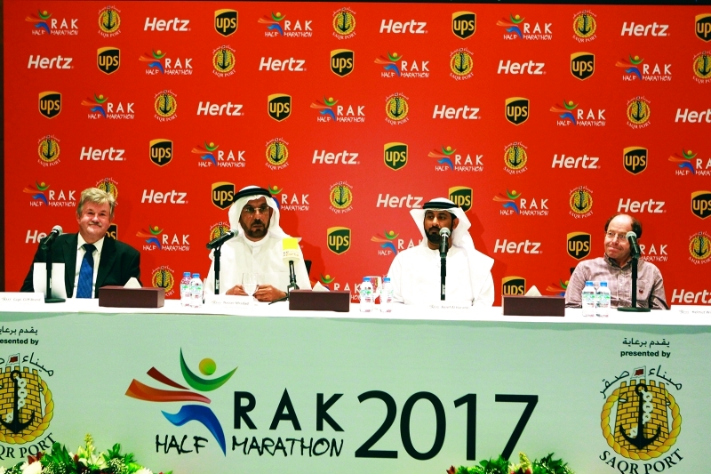 "ناصر مردد وعارف الهرنكي خلال مؤتمر نصف الماراثون | البيان"