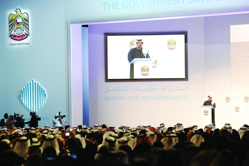 "منصور بن زايد متحدثاً في الدورة الرابعة للقمة الحكومية العام الماضي |أرشيفية"