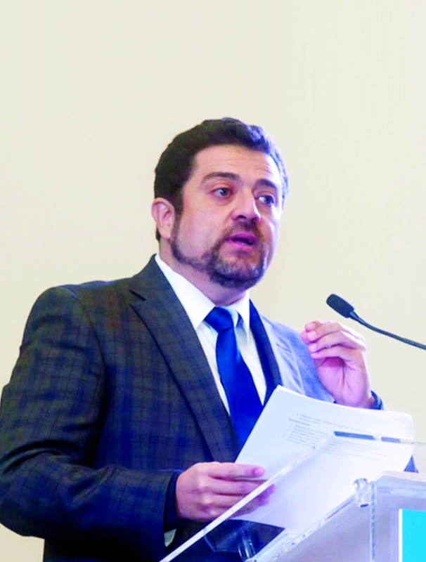 "■ رودريغو ماركيز"