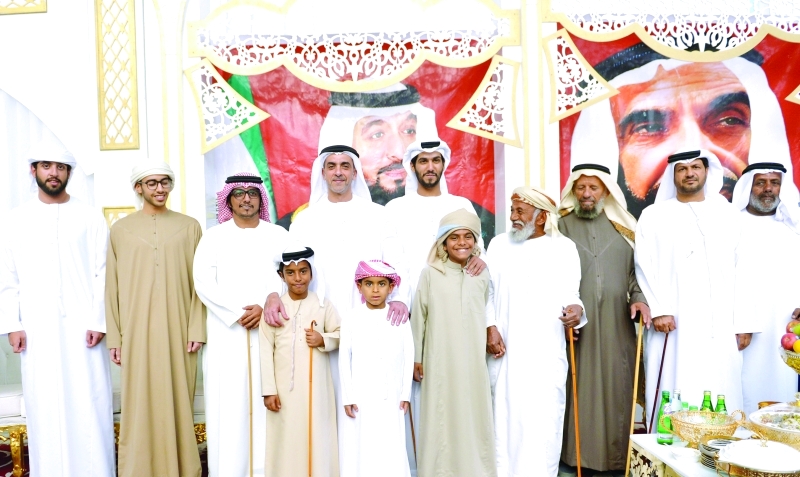 "سيف بن زايد مع الحضور | وام"