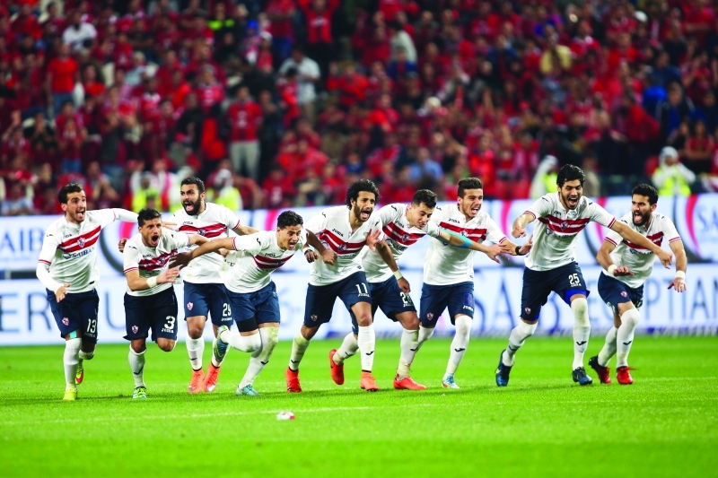 "■ فرحة لاعبي الزمالك عقب انتهاء المباراة والفوز باللقب | تصوير - مجدي اسكندر"