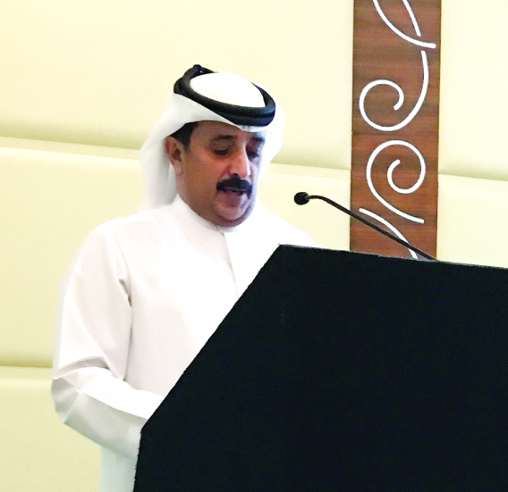 "Ⅶ جمال الحاي متحدثاً خلال المؤتمر في دبي | البيان"