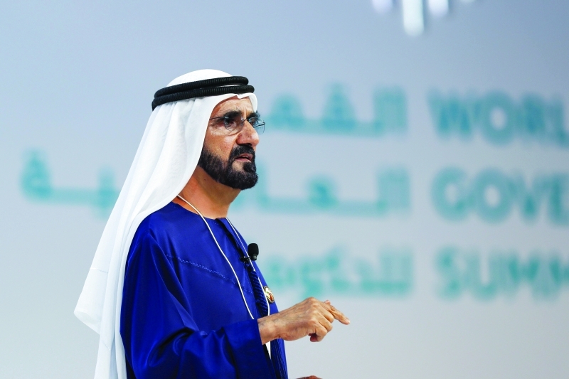 "محمد بن راشد متحدثاً خلال الجلسة الحوارية في القمة العالمية للحكومات | تصوير: خليفة اليوسف ومحمد هشام"