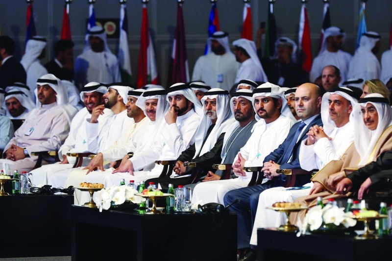 "مكتوم بن محمد وسيف بن زايد وأحمد بن سعيد وأحمد ومنصور بن محمد"