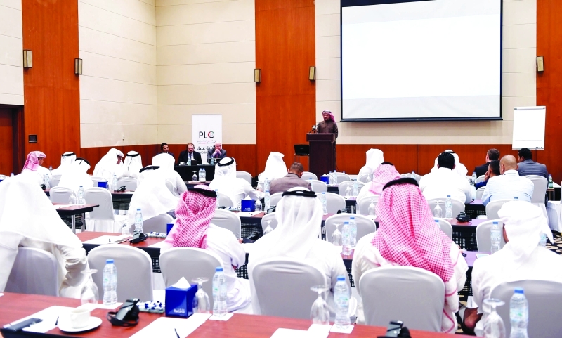 "■ من افتتاح ورشة الأمن والسلامة للجنة دوري المحترفين | البيان"