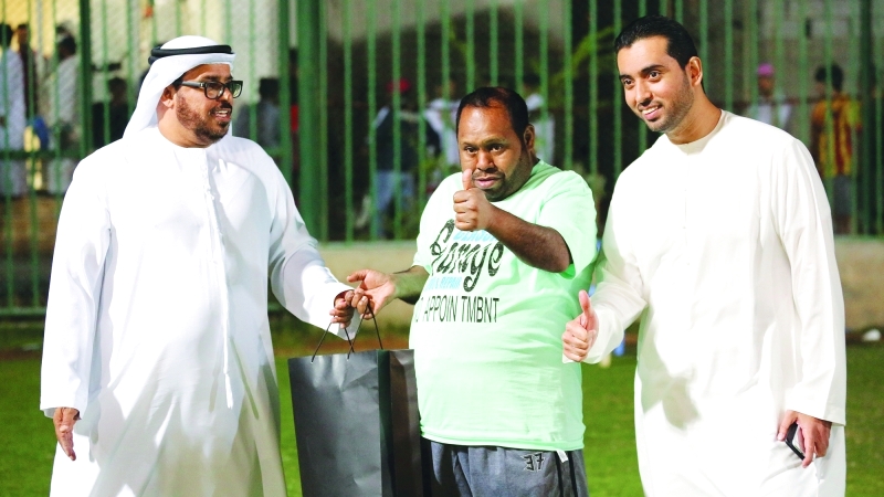 "■ محمد سعيد يكرم عادل محمد بحضور يحيى المطروشي | البيان"