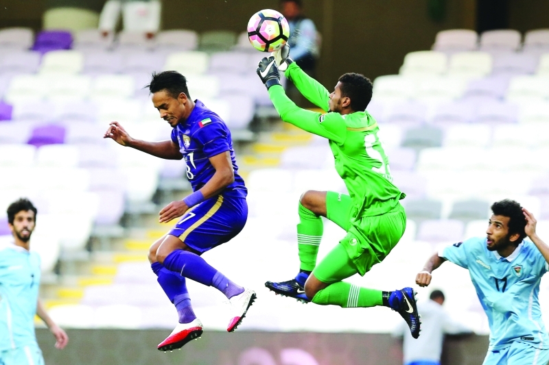 "Ⅶ حارس دبا الفجيرة ذاد عن عرينه بشجاعة أمام العين | تصوير: عمران خان"