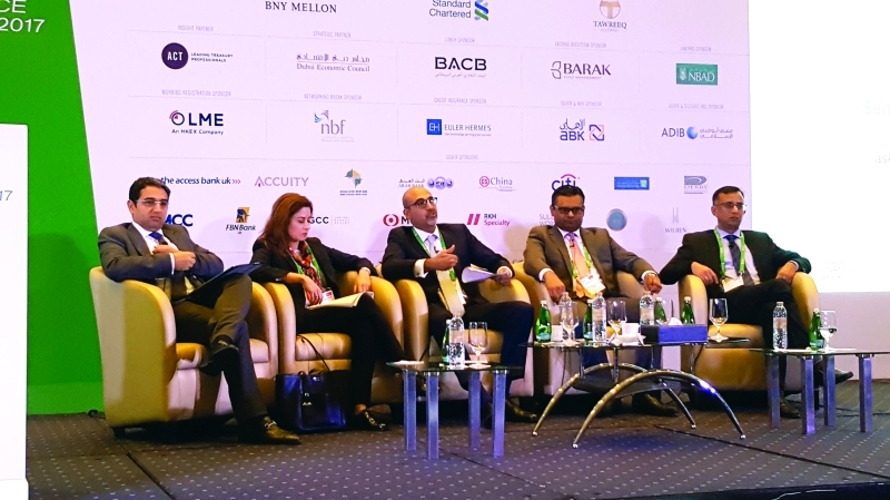 "Ⅶ المتحدثون خلال جلسة «البلوك تشين عصب الاقتصاد الرقمي الجديد» | البيان"