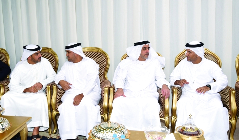 "■ سيف وحامد بن زايد يقدمان العزاء"