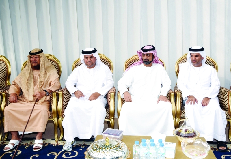"■ عمار النعيمي أثناء تقديم واجب العزاء"