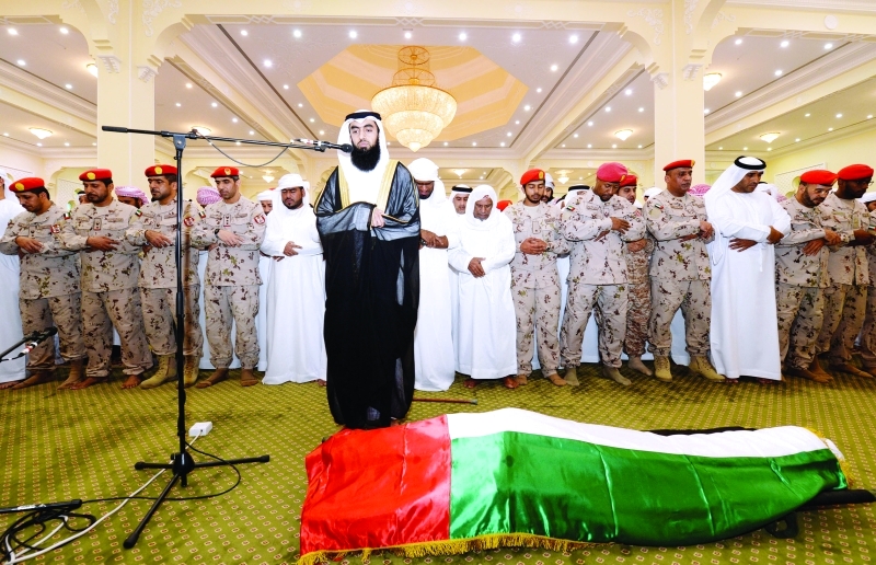 "■ الصلاة على جثمان الشهيد سليمان الظهوري | تصوير- عبد الحنان مصطفى"