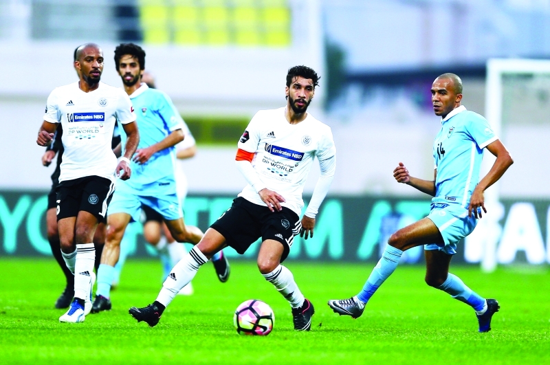 "■ دبا والنصر ركزا على خط الوسط | تصوير زيشان أحمد"
