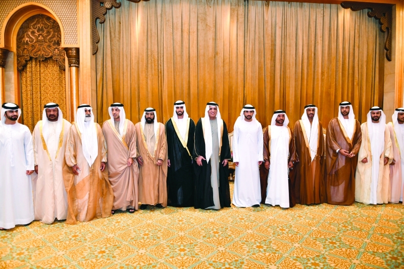 "سعود بن صقر وحمدان بن محمد وسرور بن محمد ونهيان ومنصور بن زايد ومنصور بن محمد والعريس وذووه خلال الحفل"