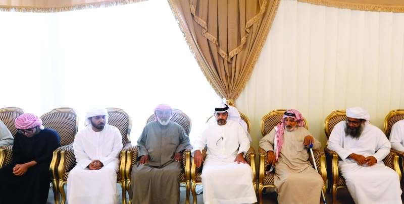 "■ حامد بن زايد يواسي أسرة الشهيد جمعة الكعبي"
