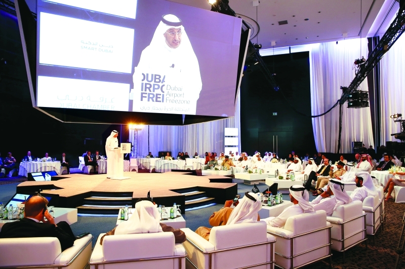 "Ⅶ محمد الزرعوني يلقي كلمته خلال فعاليات الحوار المطلق | تصوير ناصر بابو"