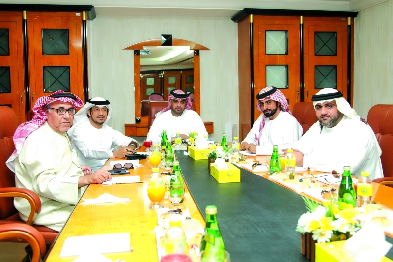 "■ جانب من اجتماع لجنة انتخابات السباحة | البيان"