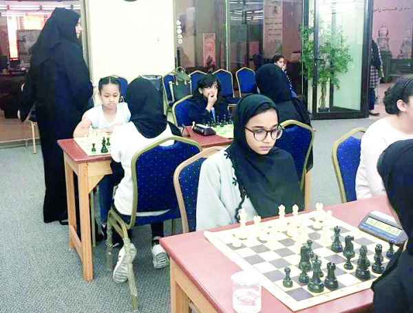 "■ خلال منافسات بطولة الإمارات للشطرنج السريع في رأس الخيمة | البيان"
