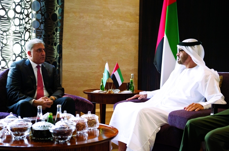 "■ محمد بن زايد مستقبلاً قمر جاويد باجوا | وام"