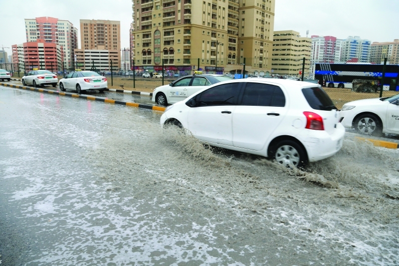 "أمطار غزيرة هطلت على مدينة الشارقة | تصوير: عبد الحنّان"