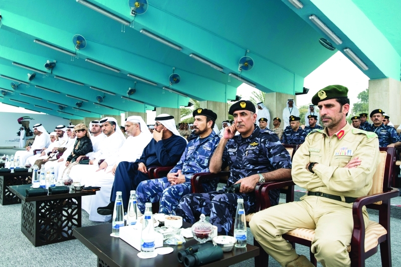 "سيف الشعفار وعبدالله المري ومحمد الرميثي"