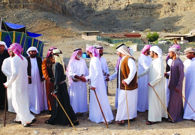 "عادات راسخة في استقبال المهنئين"