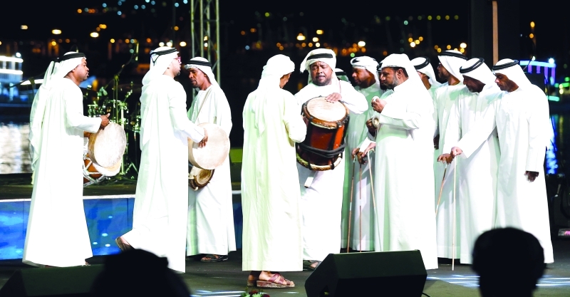 "لوحات تراثية في الشاطئ المفتوح في خورفكان ــ تصوير- زيشان أحمد"