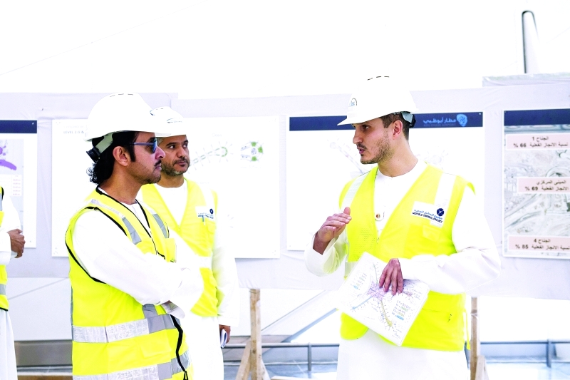 "Ⅶ ..وسموه خلال الاطلاع على المشروع | وام"