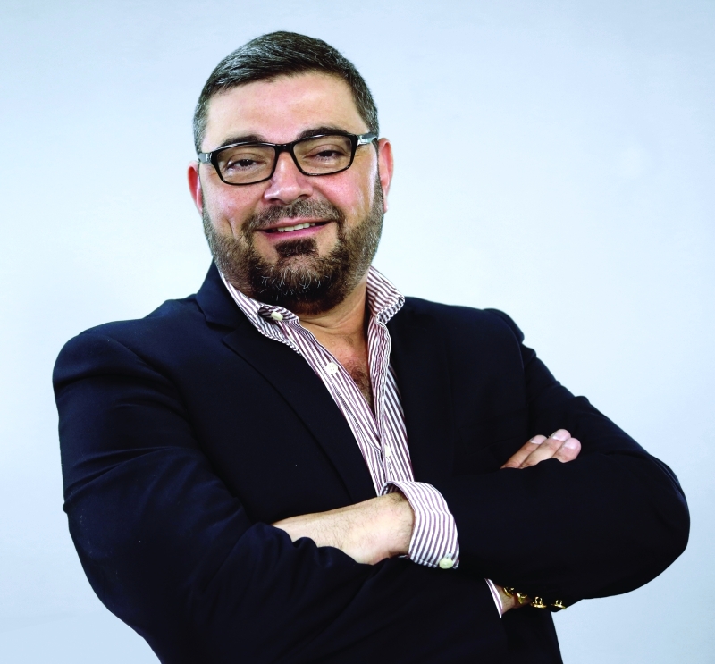 "أحمد خيري العُمري"