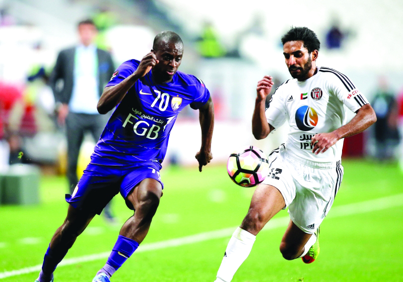 "■ العين يصنع اللعب ولا يجد من يسجل | تصوير - مجدي اسكندر"