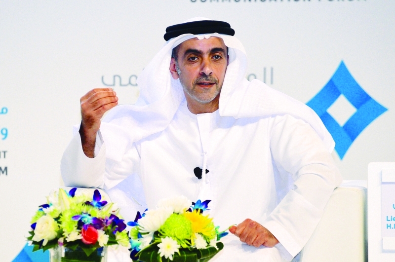 "سيف بن زايد متحدثاً خلال الجلسة"