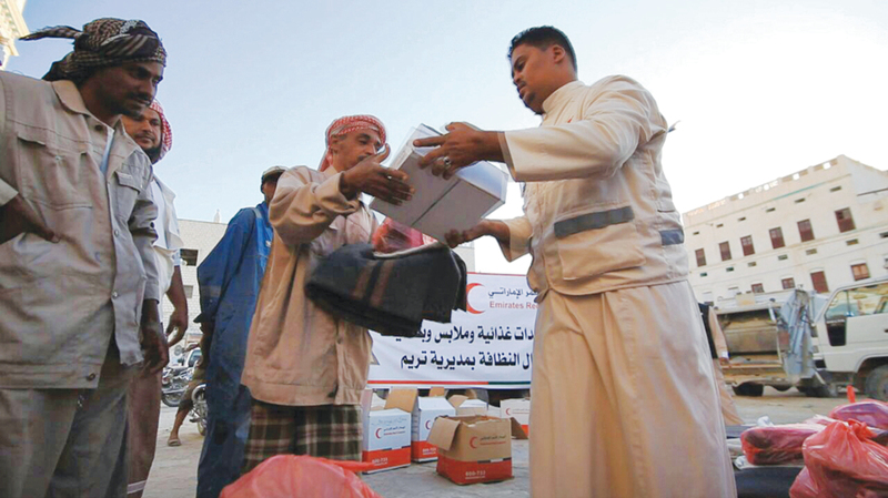"■ مساعدات من الهلال الأحمر لأهالي تريم | وام"