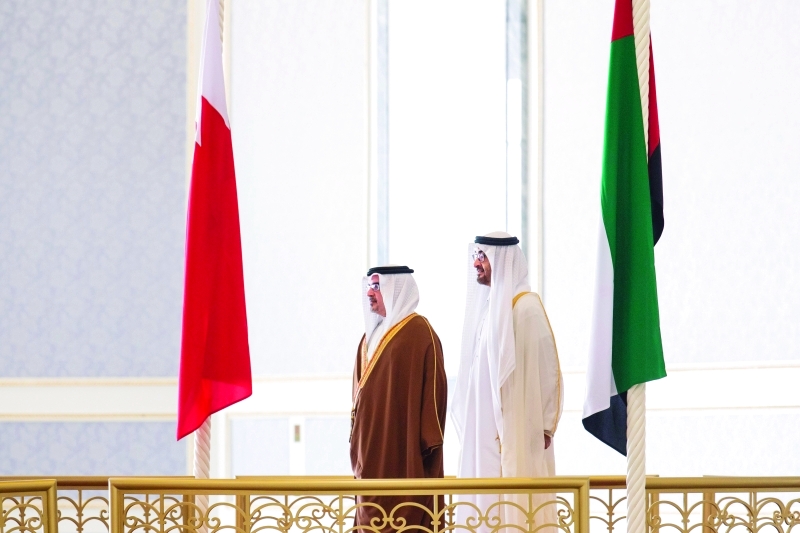"Ⅶ محمد بن زايد لدى استقباله سلمان بن حمد"