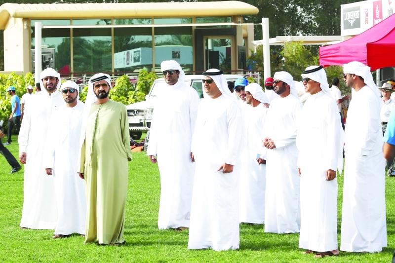 محمد بن راشد يشهد سباق اليمامة للقـــــدرة في سيح السلم