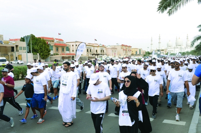 "الجموع خلال المشاركة في المسيرة"