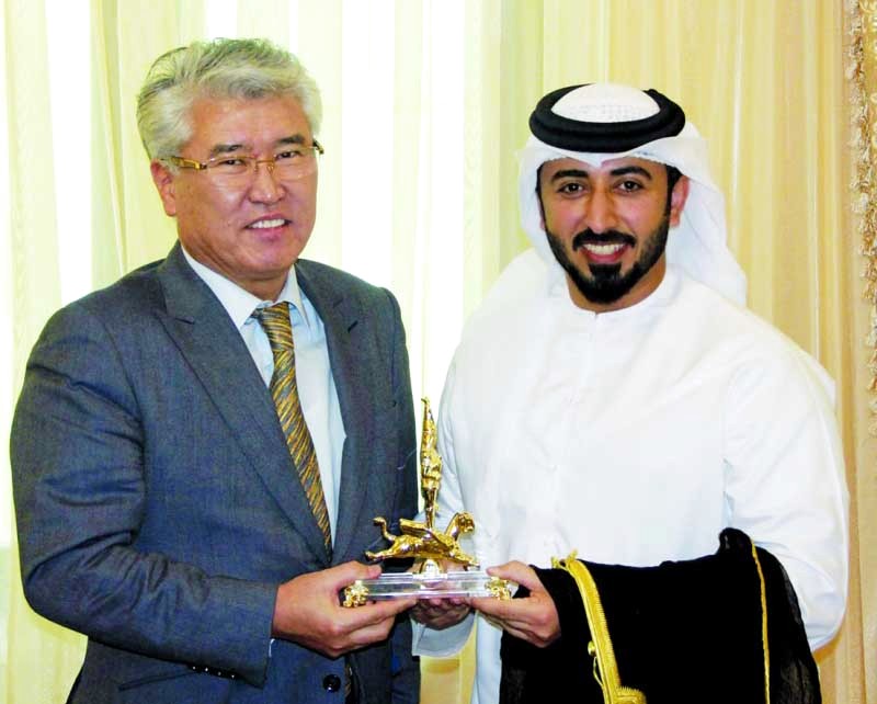 "■ الشعفار مع وزير الرياضة الكازاخستاني | البيان"