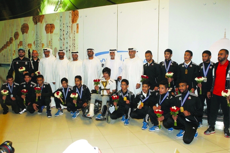 "■ نهيان بن مبارك يتوسط بعثة منتخب الإمارات للجوجيتسو | البيان"